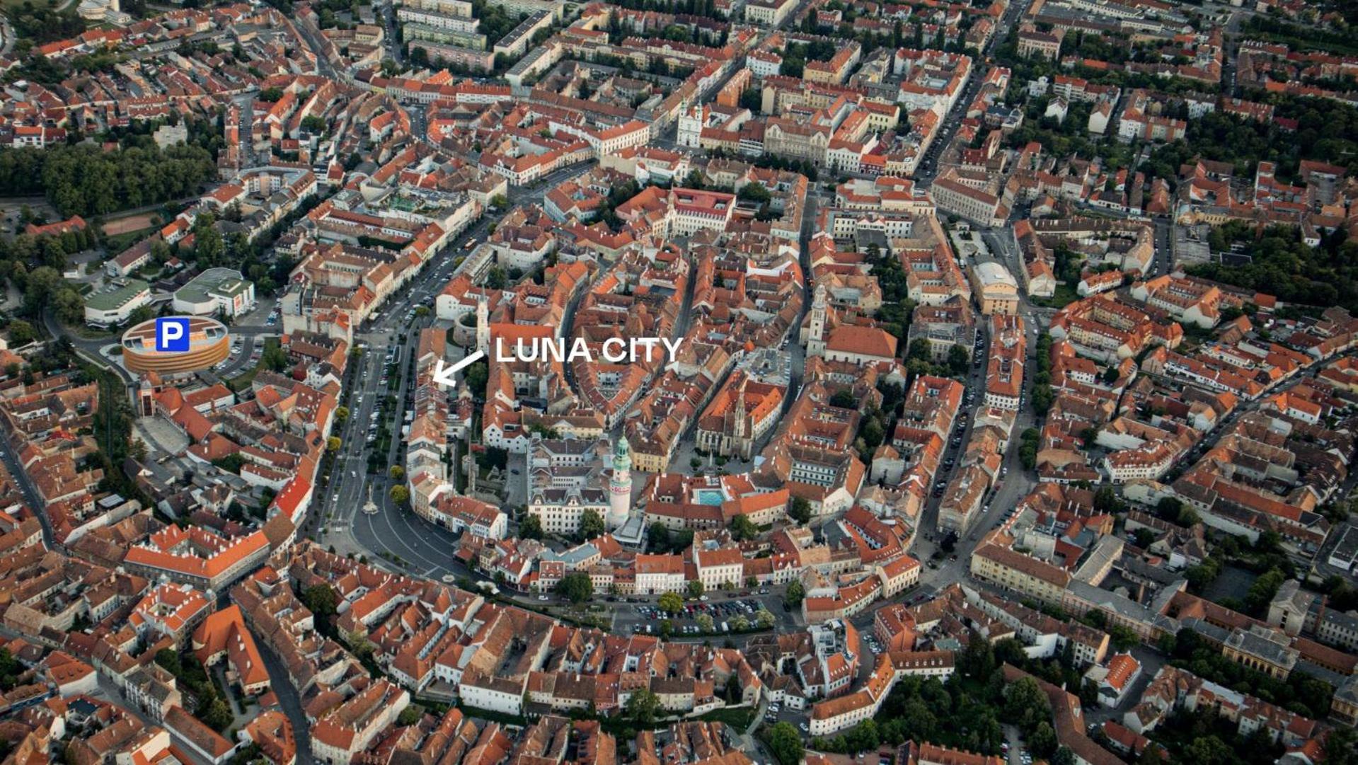 Luna City Apartman Apartment Sopron Bagian luar foto
