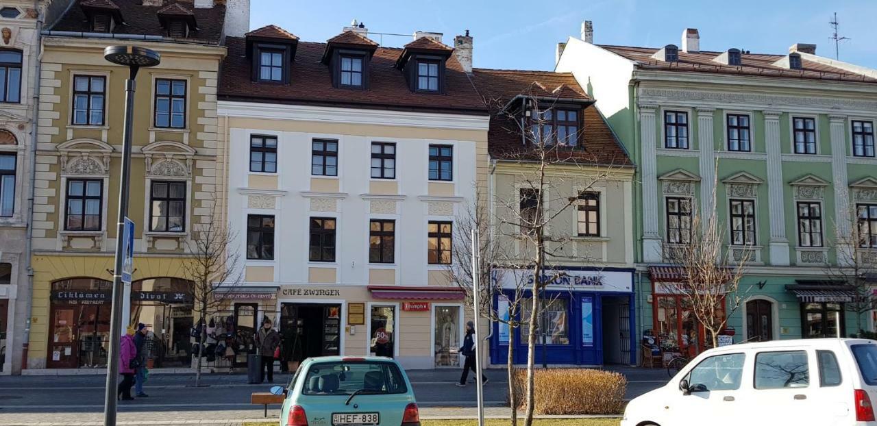 Luna City Apartman Apartment Sopron Bagian luar foto
